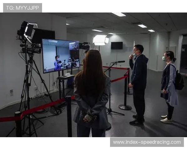 神经元网络模拟赛事人流压力测试场馆设计